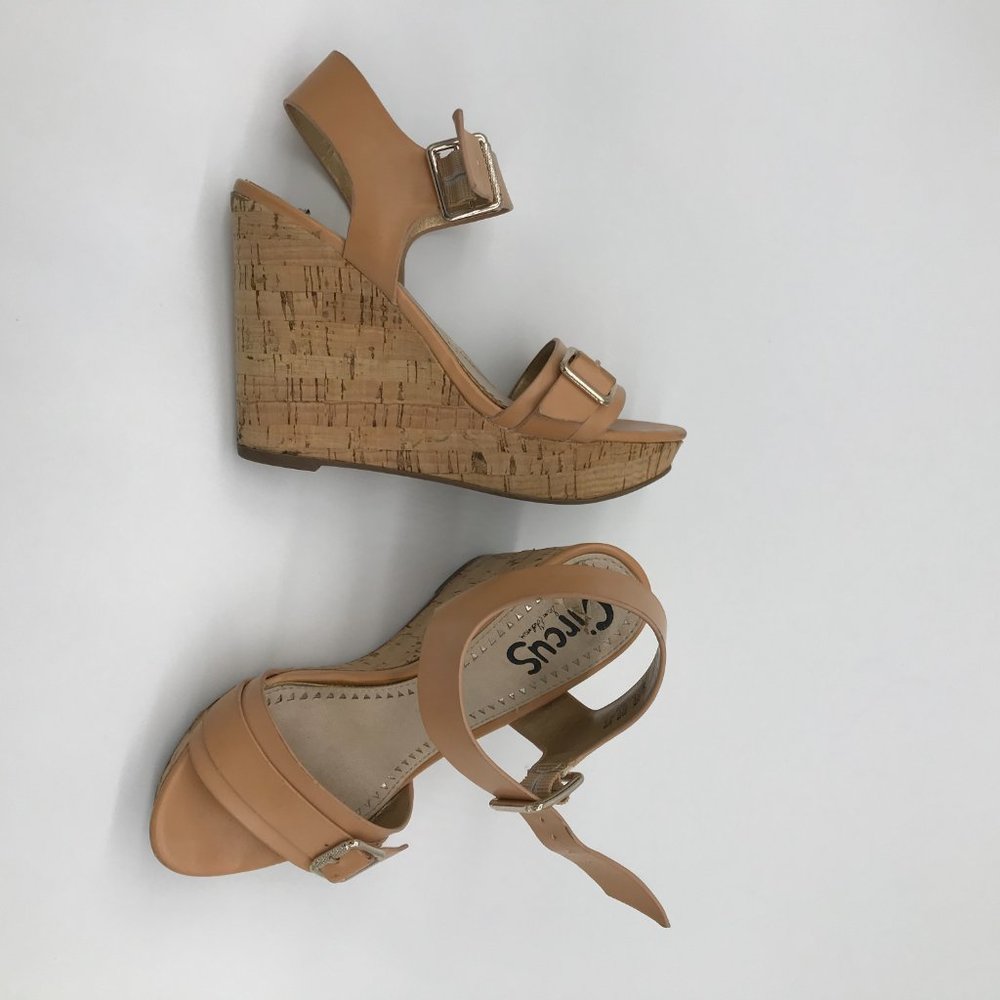 FINAL DAY BEFORE REMOVAL!  Sam Edelman Classic Wedge - Picture 4 of 7